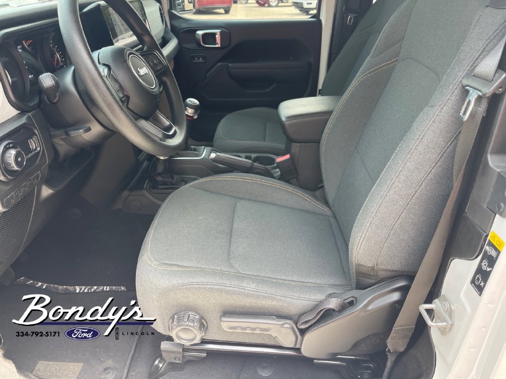 Used 2025 Jeep Wrangler Sport AWD/4WD image 10