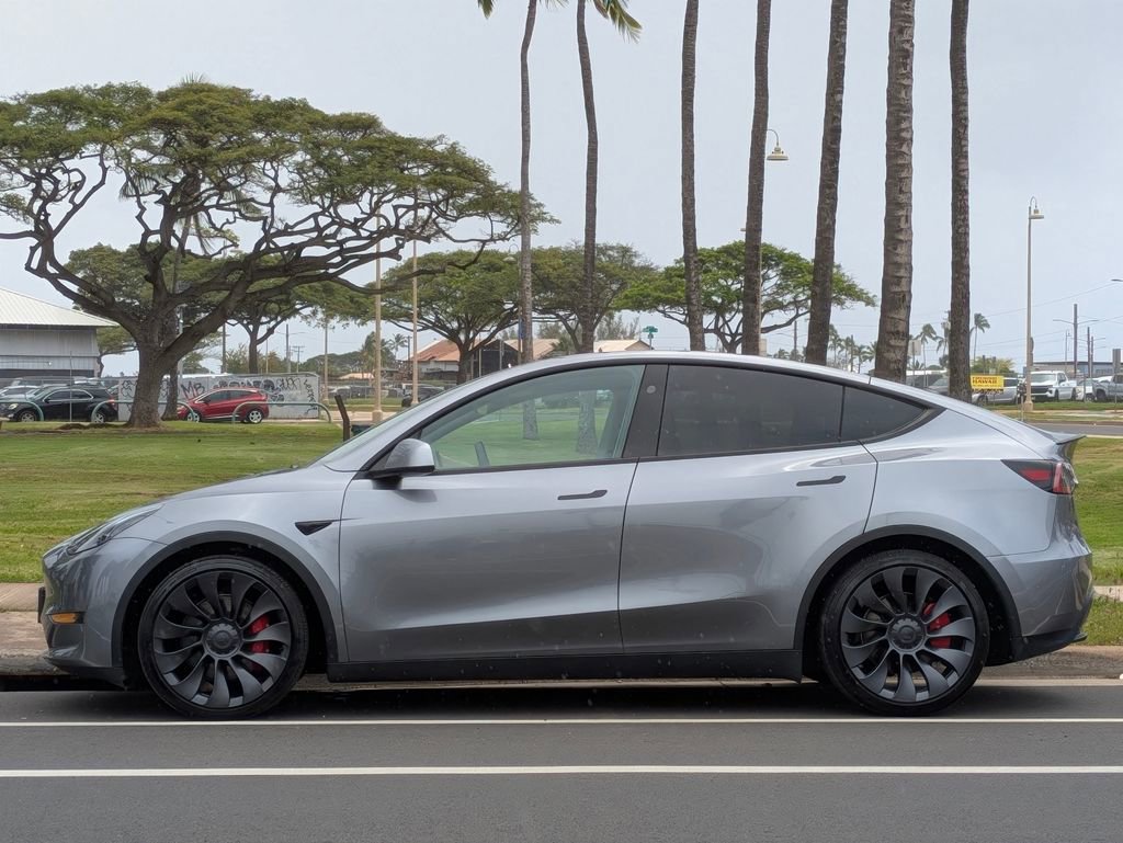 Used 2024 Tesla Model Y Performance image 2