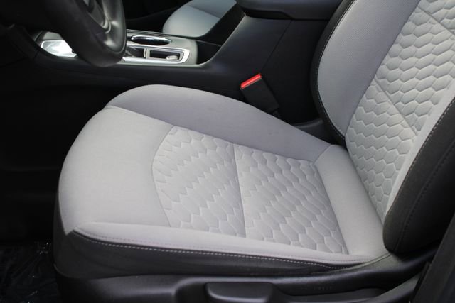 Used 2021 Chevrolet Equinox LS image 27