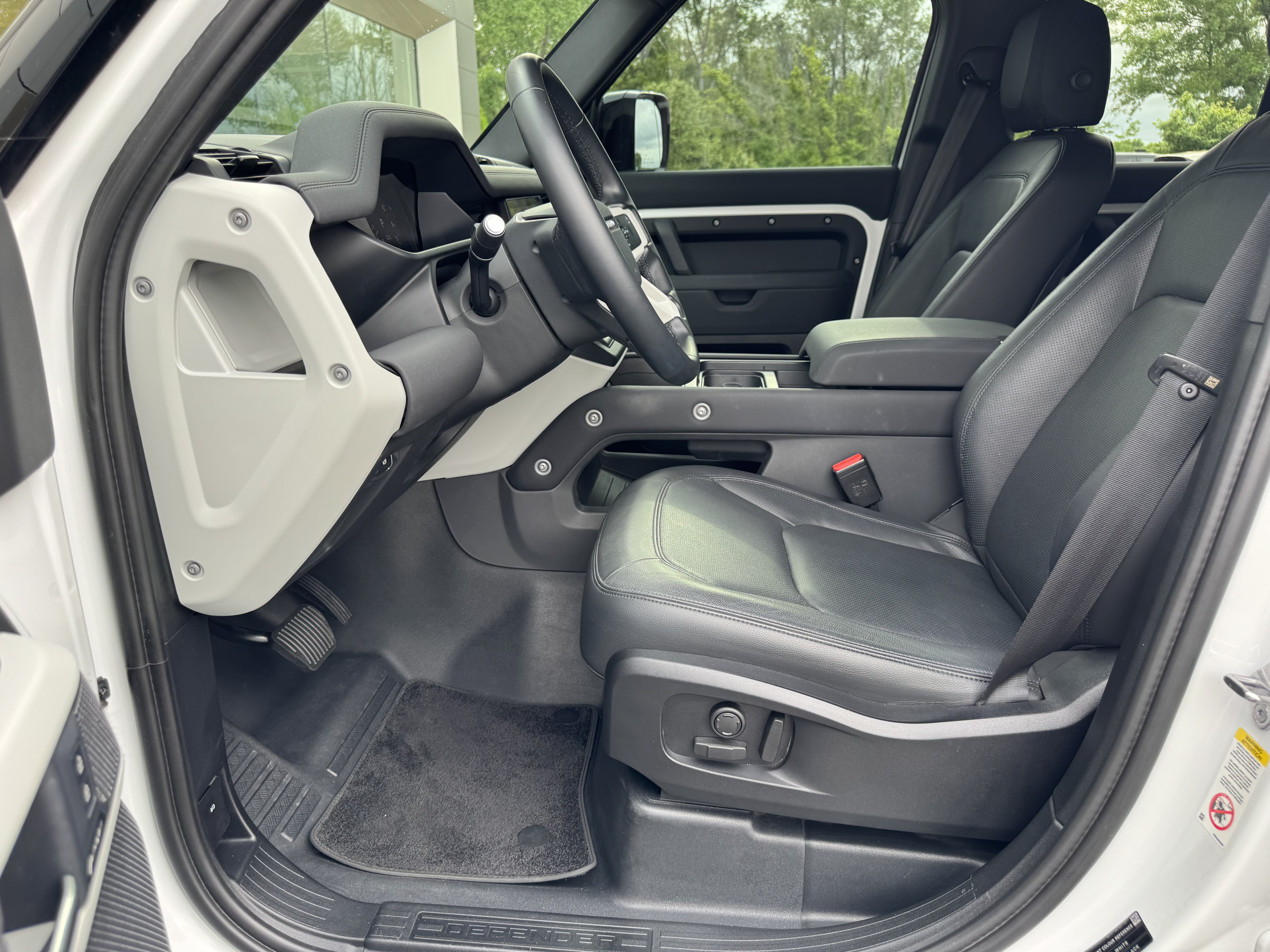 Certified 2023 Land Rover Defender 110 S AWD/4WD image 14