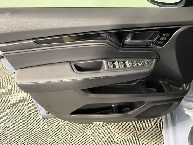 Used 2025 Honda Odyssey Touring image 14