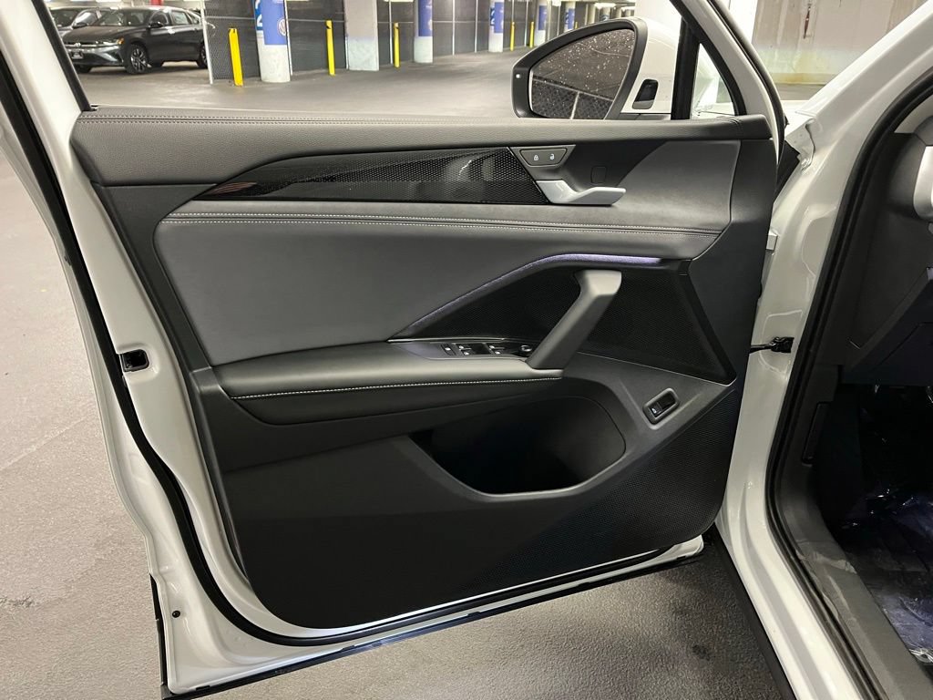 New 2026 Volkswagen Tiguan SE FWD image 18