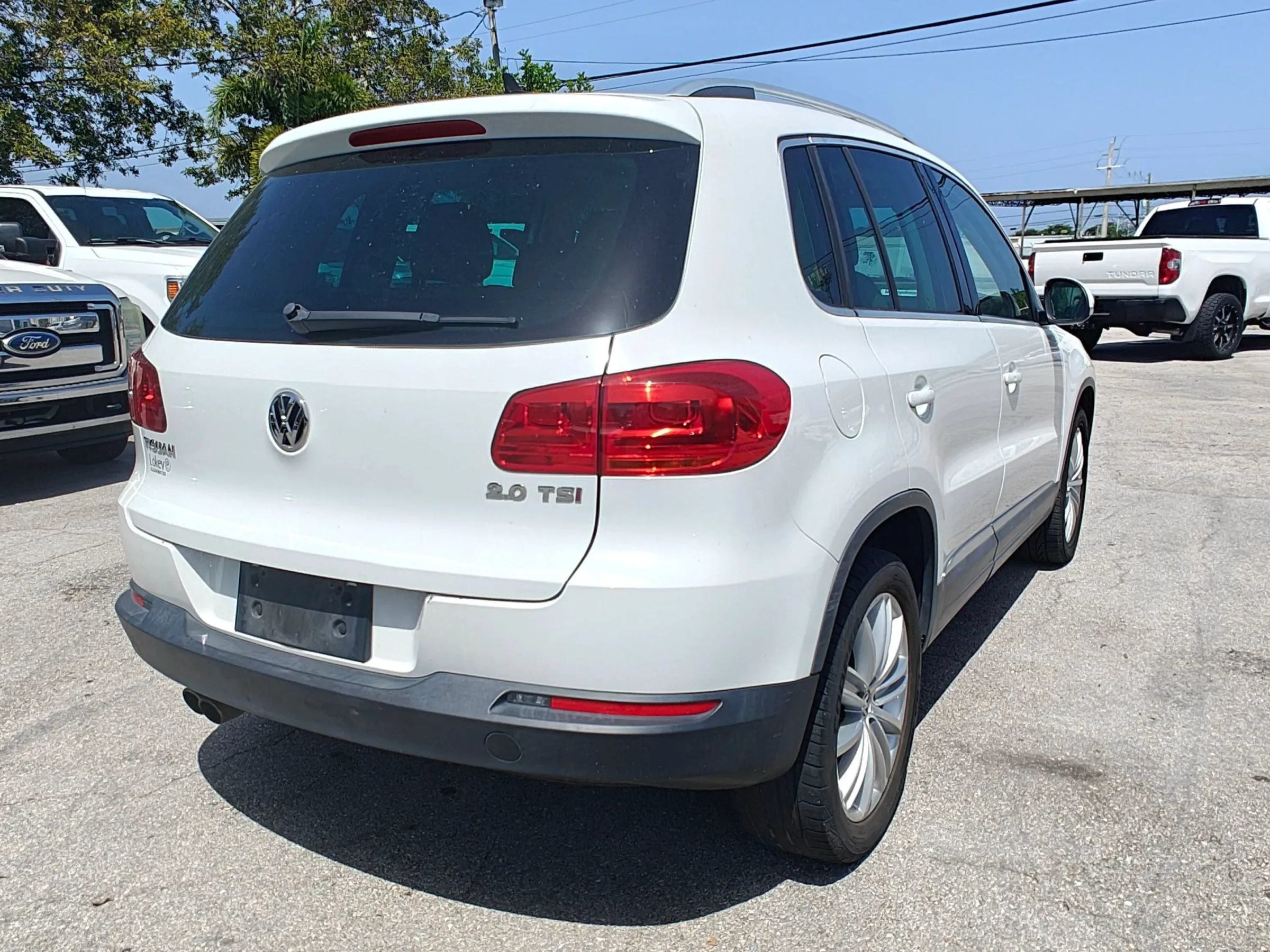 Used 2015 Volkswagen Tiguan SE FWD image 8