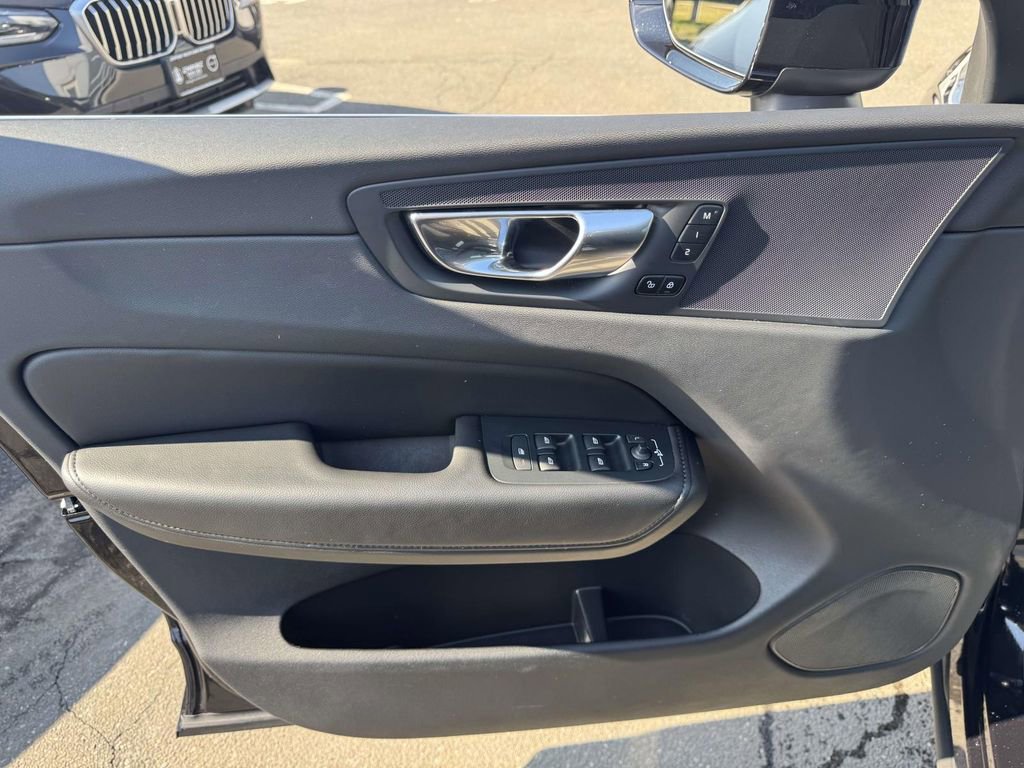 Used 2023 Volvo XC60 B5 Core w/ Climate Package image 14