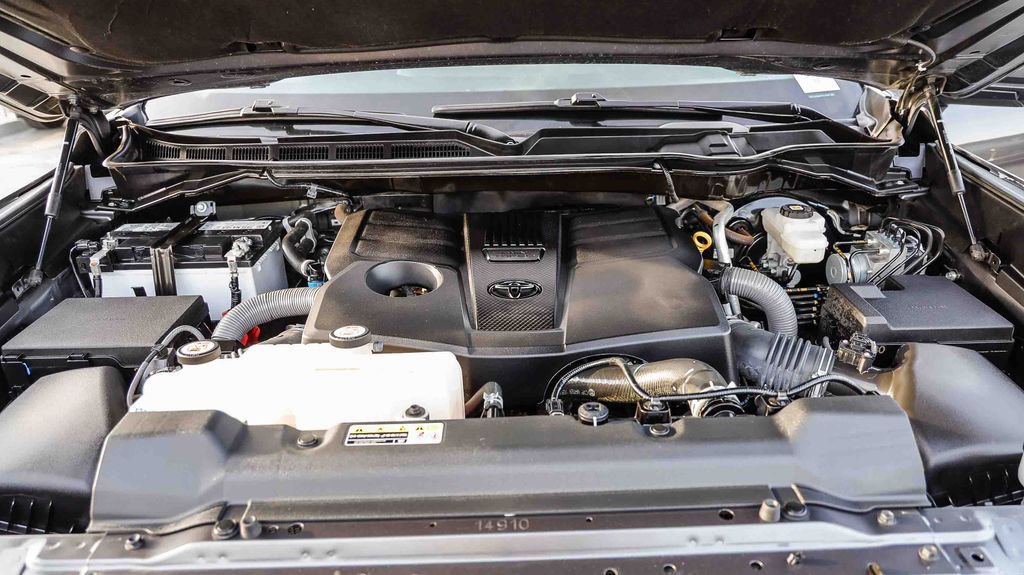 Used 2023 Toyota Tundra SR5 w/ TRD Off-Road Package image 31