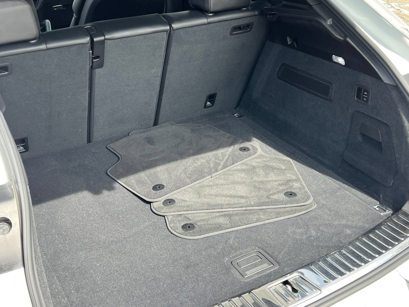 Certified 2023 Porsche Cayenne Turbo AWD/4WD image 21
