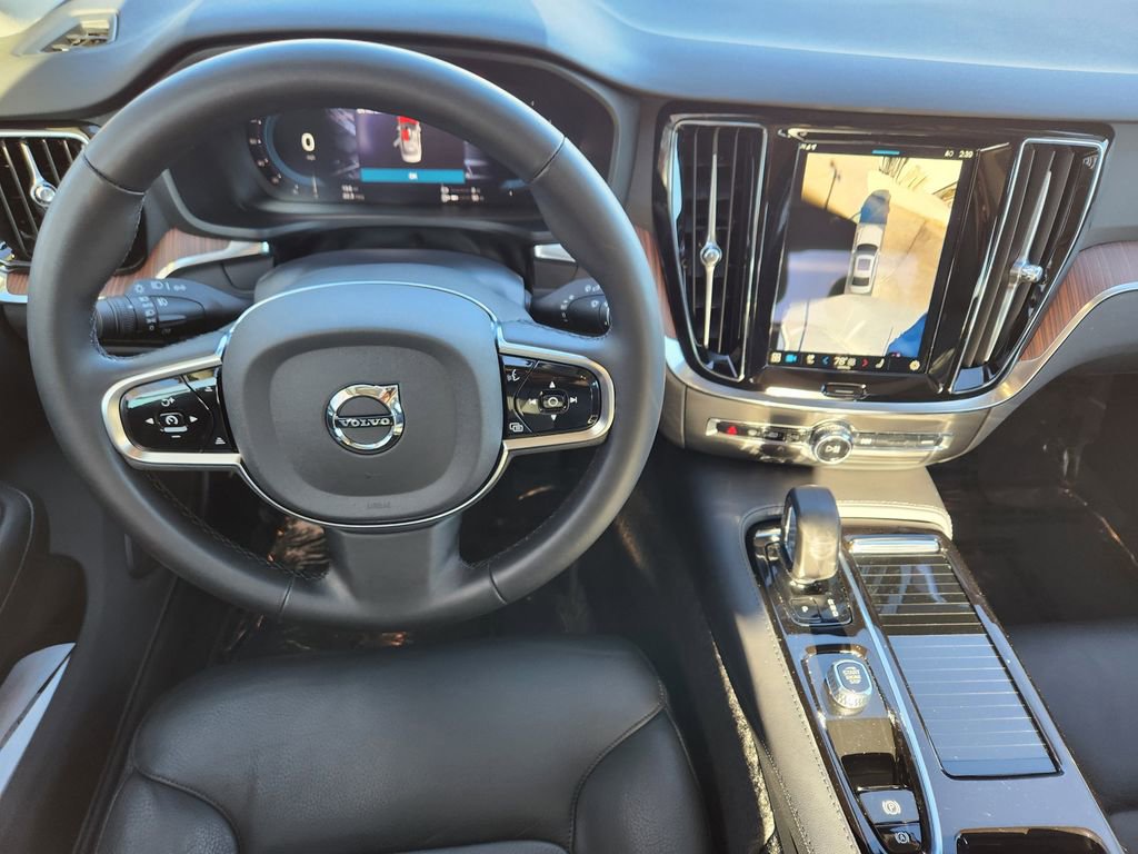 Used 2025 Volvo S60 T8 Plus image 3