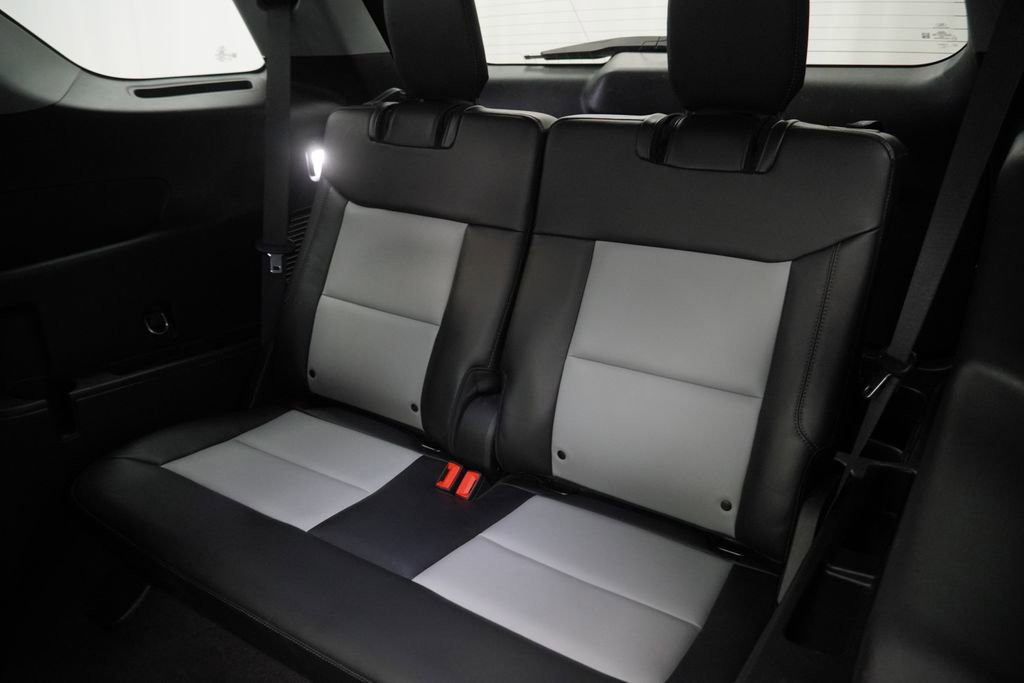 Used 2022 Ford Explorer XLT w/ Equipment Group 202A image 25