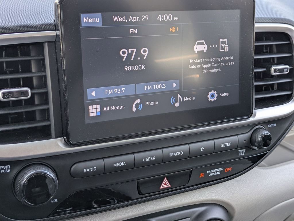 Used 2025 Hyundai Venue SEL FWD image 18