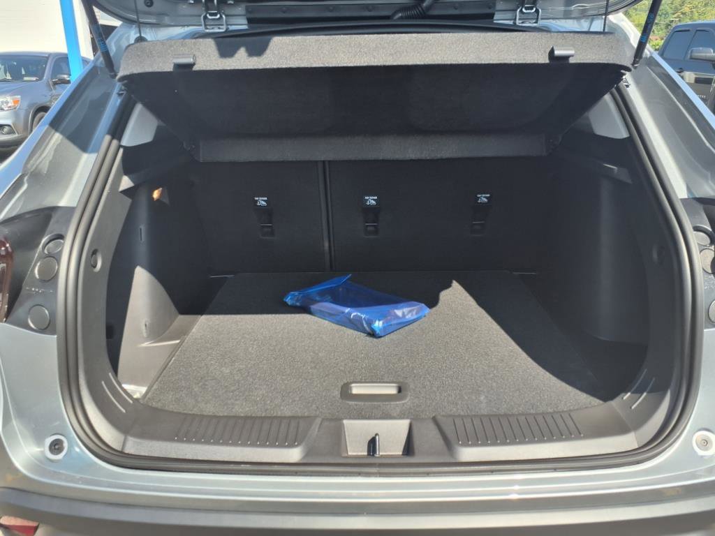 New 2025 Chevrolet Trax LT w/ LT Convenience Package image 8