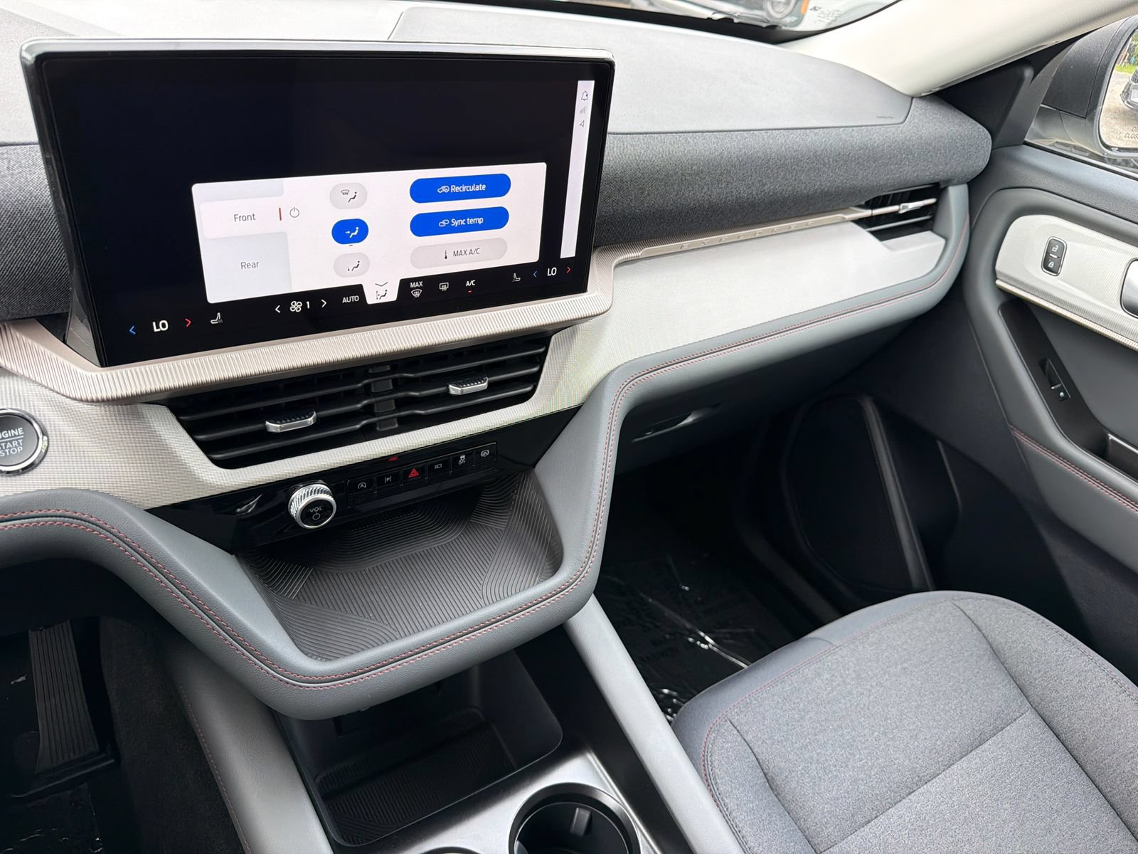 New 2026 Ford Explorer Active AWD/4WD image 22