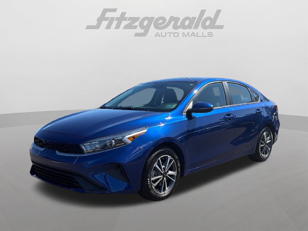 Used 2022 Kia Forte LXS w/ LXS Technology Package FWD image 3