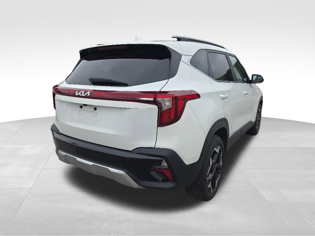 Used 2024 Kia Seltos EX FWD image 13