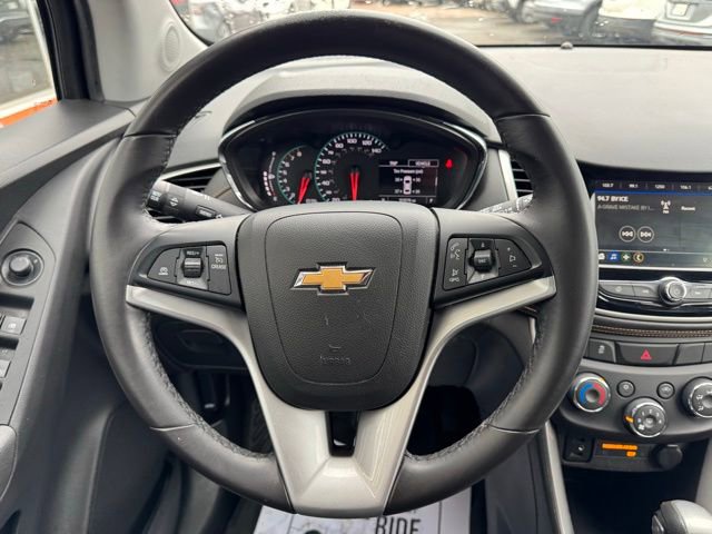 Used 2018 Chevrolet Trax LT w/ LT Convenience Package FWD image 18