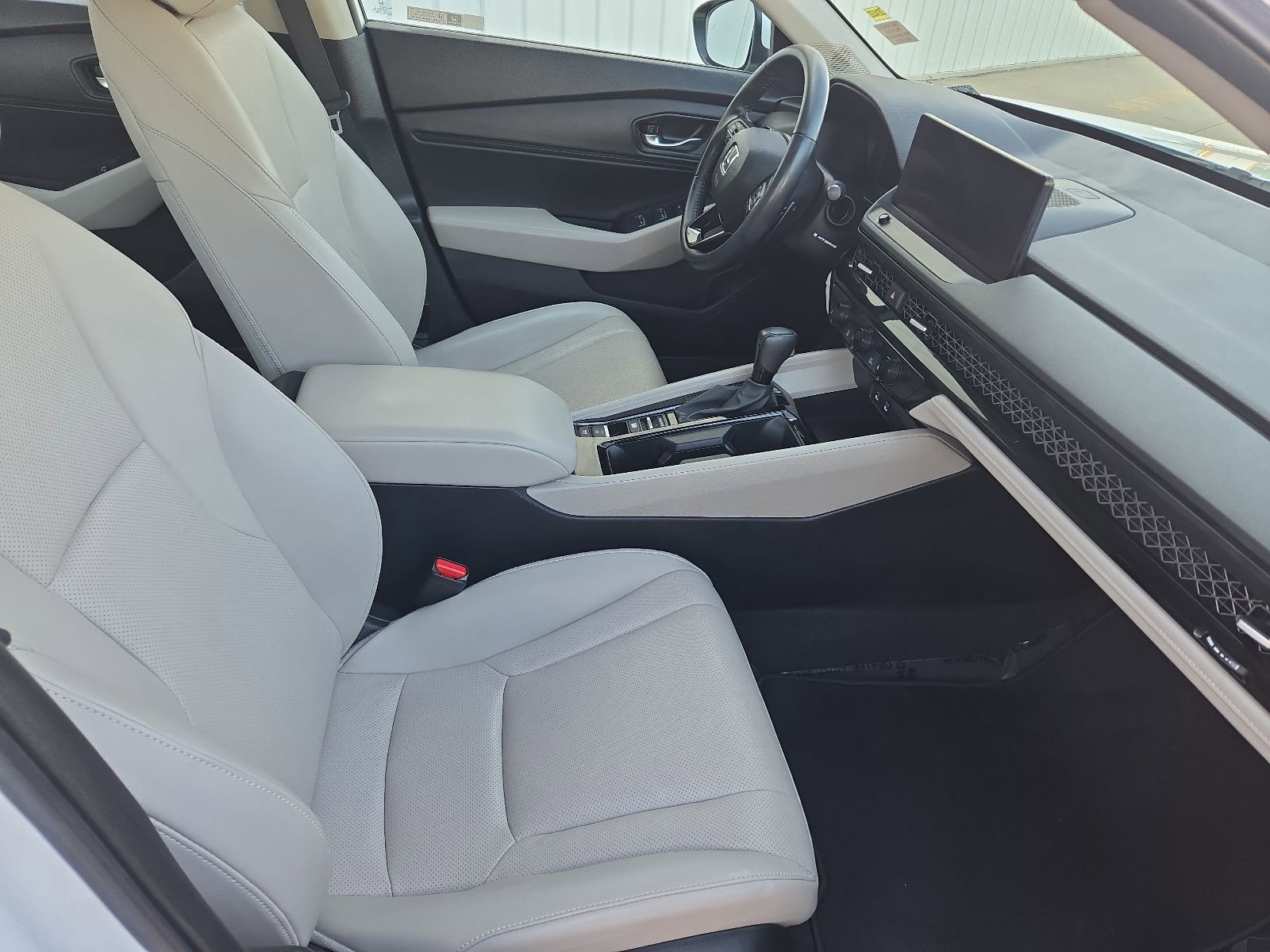 Used 2023 Honda Accord EX-L image 10
