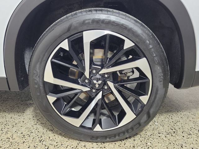 Used 2024 Mitsubishi Outlander SE Black Edition FWD image 7