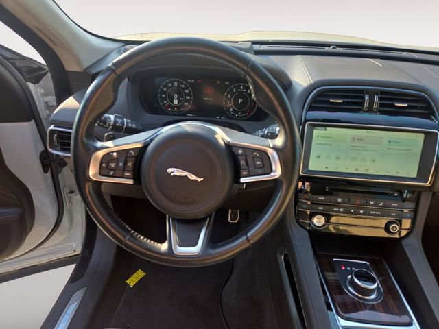 Used 2019 Jaguar F-PACE Portfolio AWD/4WD image 10
