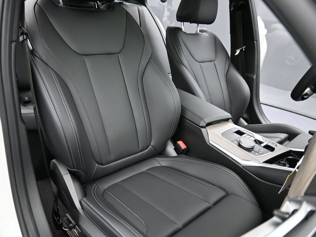 New 2025 BMW 330i xDrive Sedan w/ Convenience Package image 20