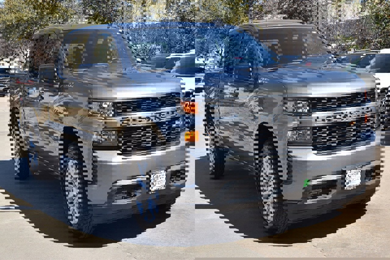 Used 2020 Chevrolet Silverado 1500 Custom w/ Custom Value Package image 4