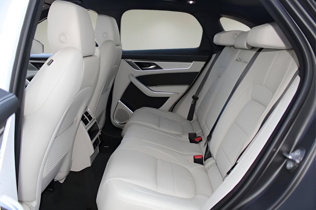 Used 2026 Jaguar F-PACE R-Dynamic S AWD/4WD image 12