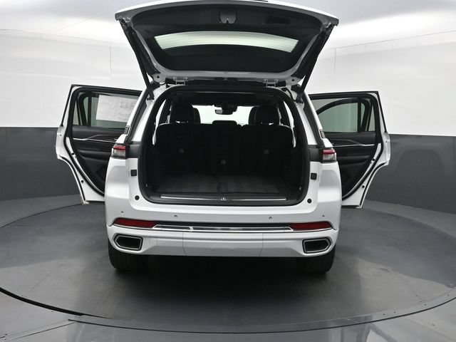 Used 2024 Jeep Grand Cherokee Overland w/ Trailer Tow Package AWD/4WD image 41