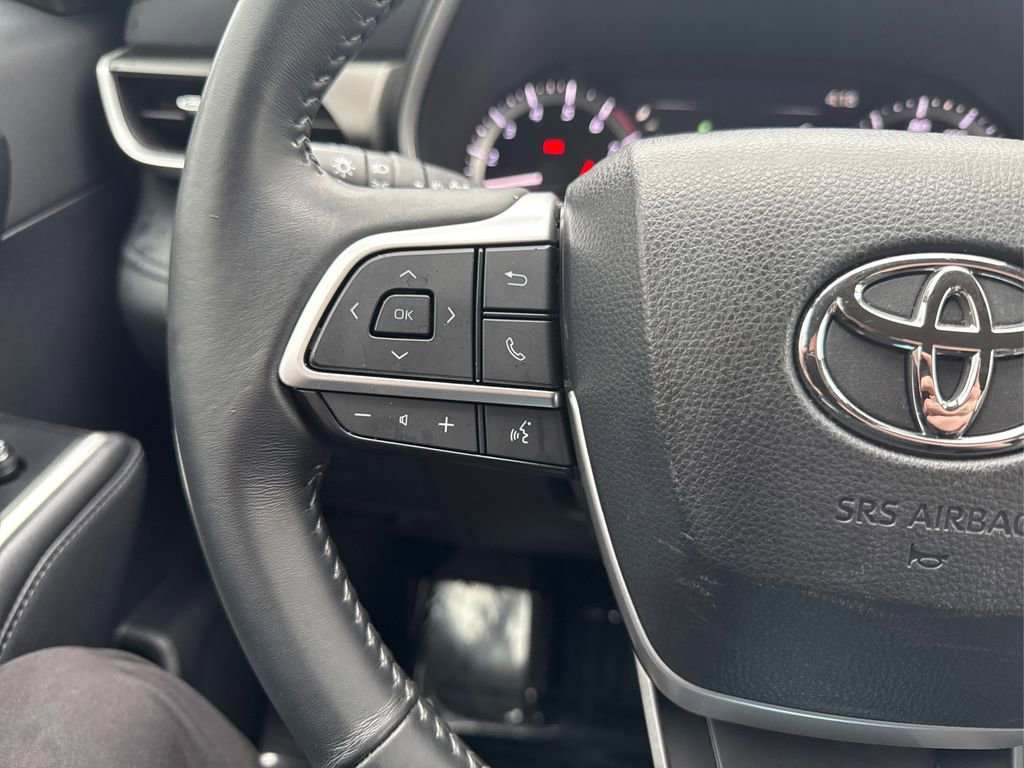 Used 2024 Toyota Highlander XLE image 27