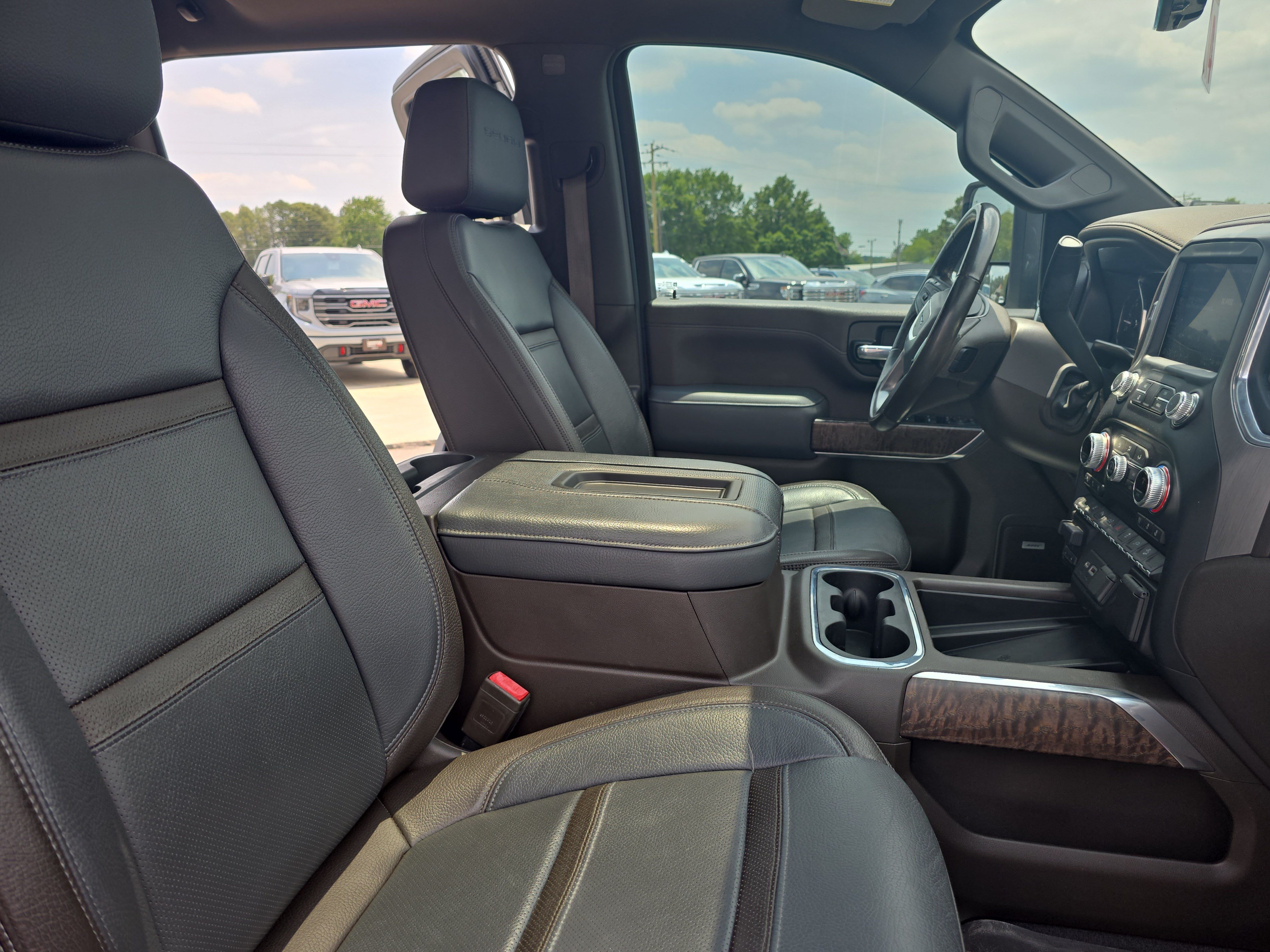 Used 2021 GMC Sierra 2500 Denali w/ Denali Ultimate Package AWD/4WD image 10