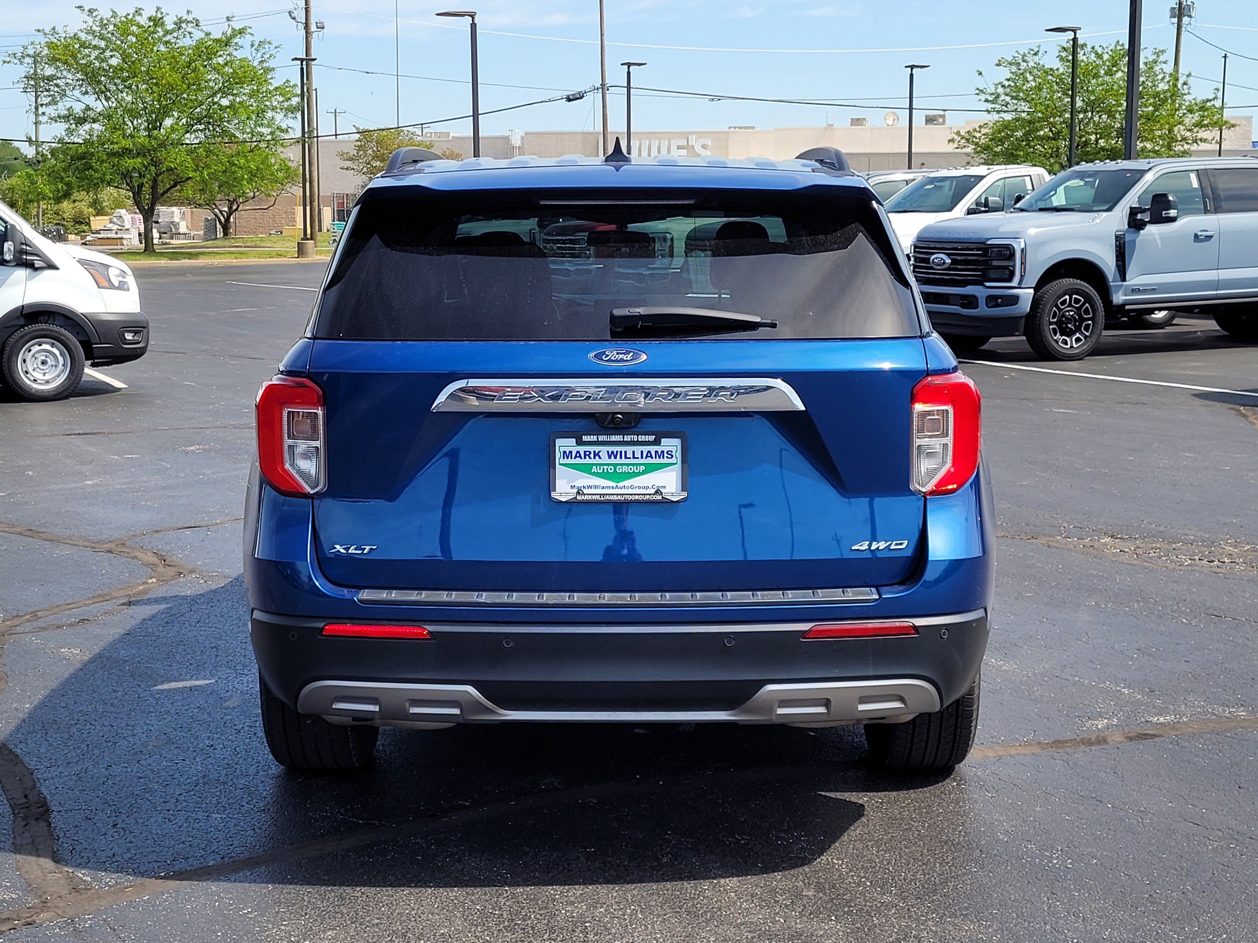 Used 2022 Ford Explorer XLT w/ Equipment Group 202A AWD/4WD image 5
