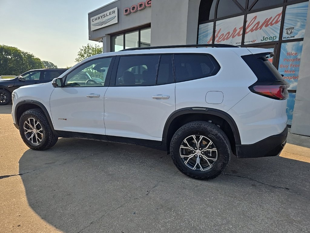 Used 2026 GMC Acadia AT4 w/ Luxury Package AWD/4WD image 8