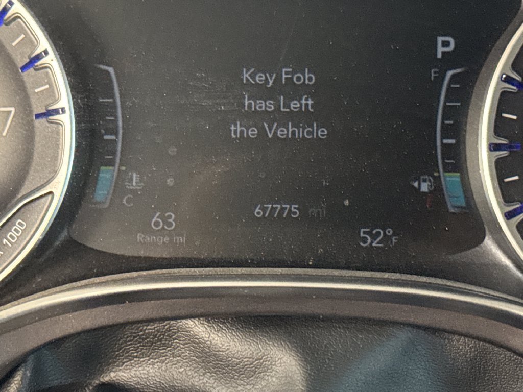 Used 2017 Chrysler Pacifica Limited FWD image 21