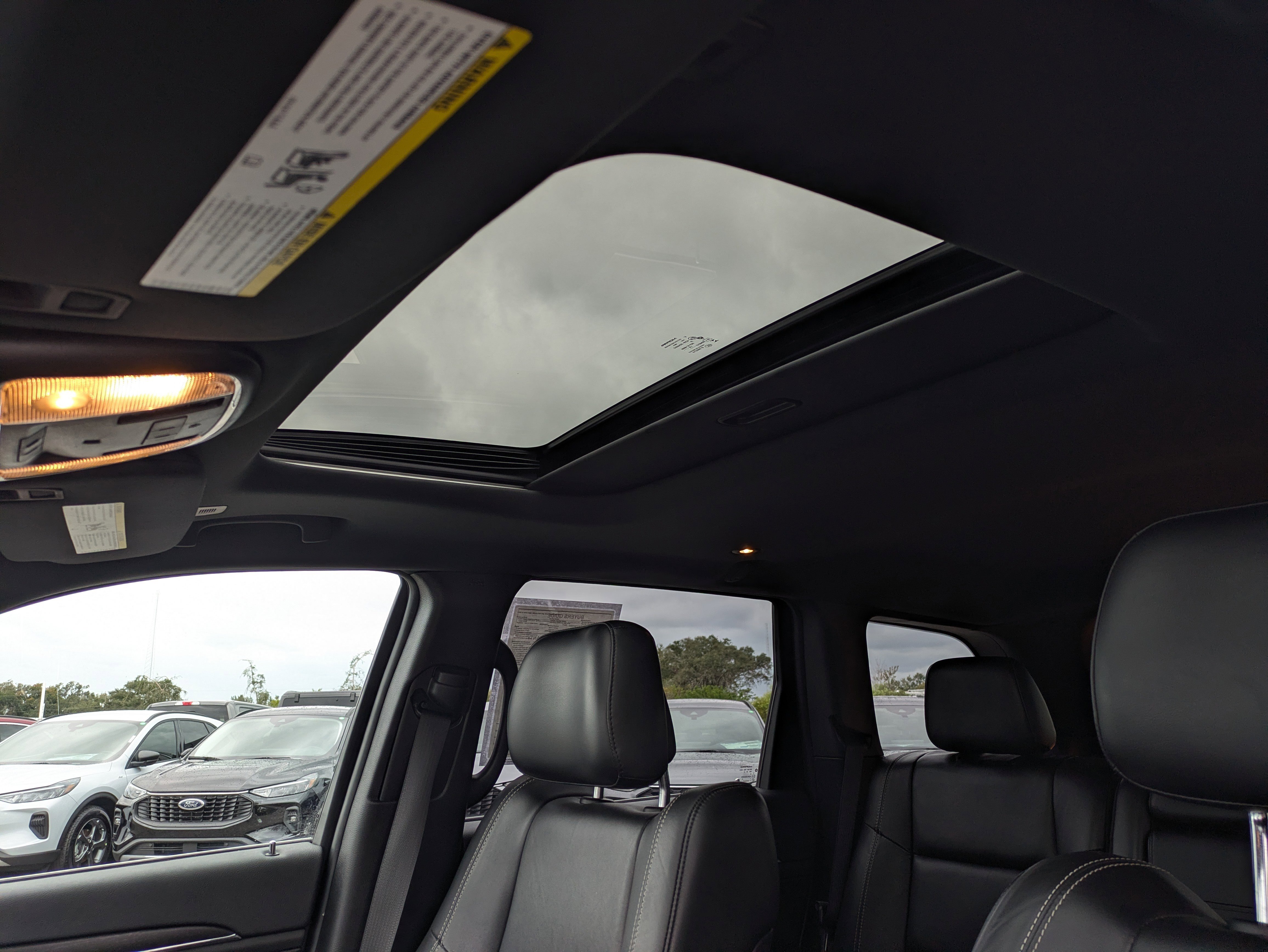 Used 2017 Jeep Grand Cherokee Limited image 24