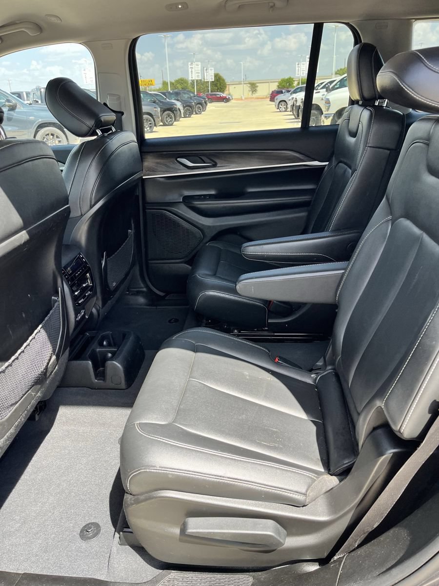 Used 2023 Jeep Grand Cherokee L Limited RWD image 19