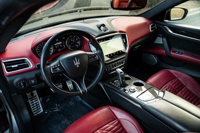 Used 2022 Maserati Ghibli Modena image 25