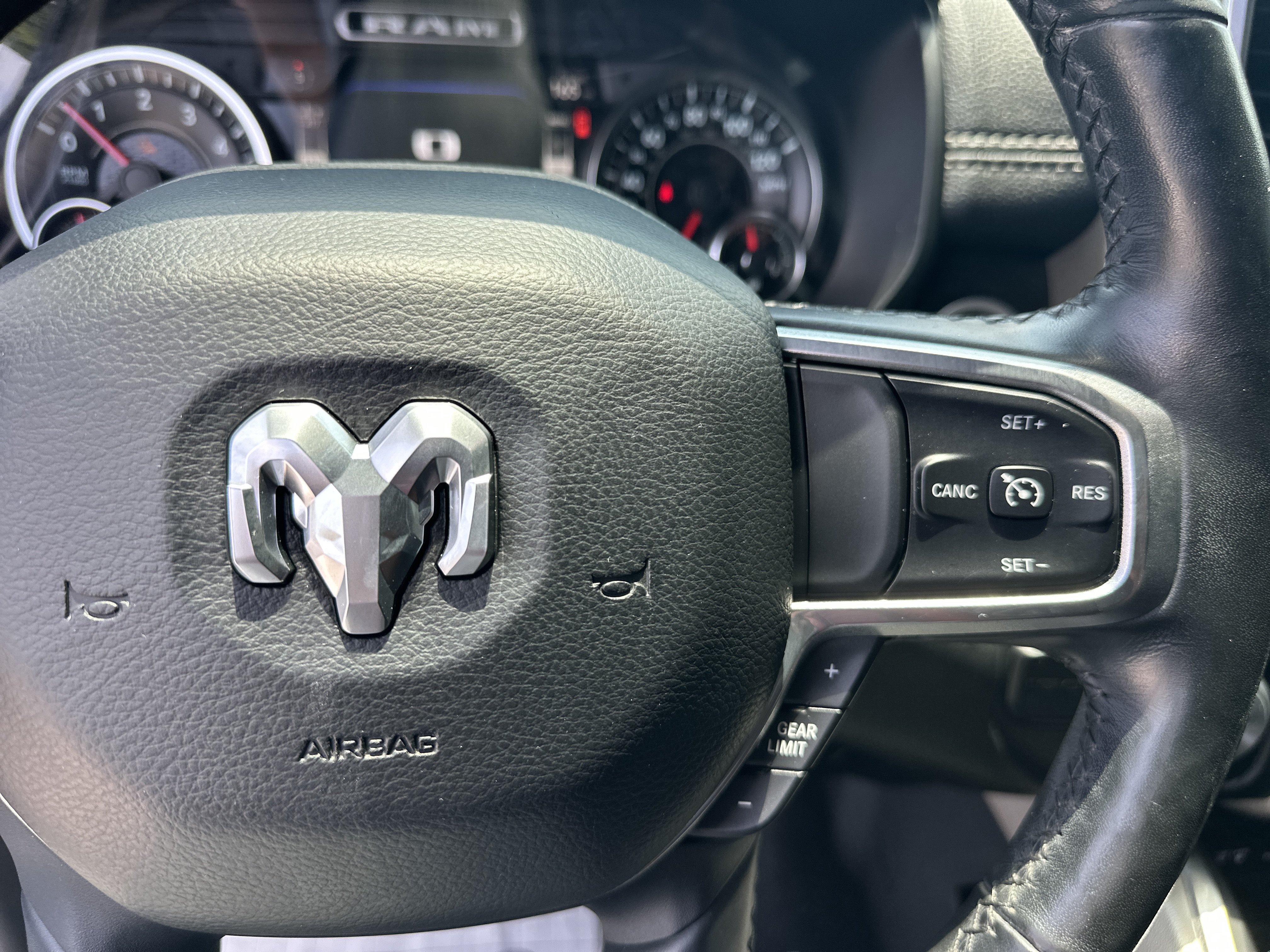 Used 2019 RAM 1500 Laramie RWD image 26