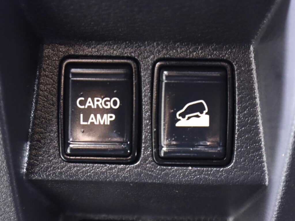 Used 2023 Nissan Frontier SV w/ SV Premium Package image 12