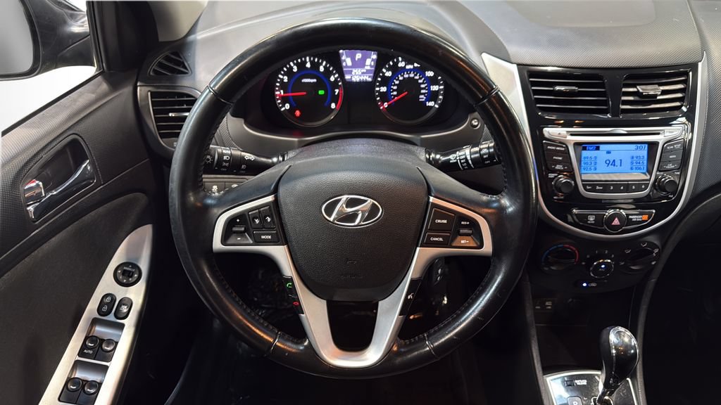 Used 2014 Hyundai Accent SE FWD image 17