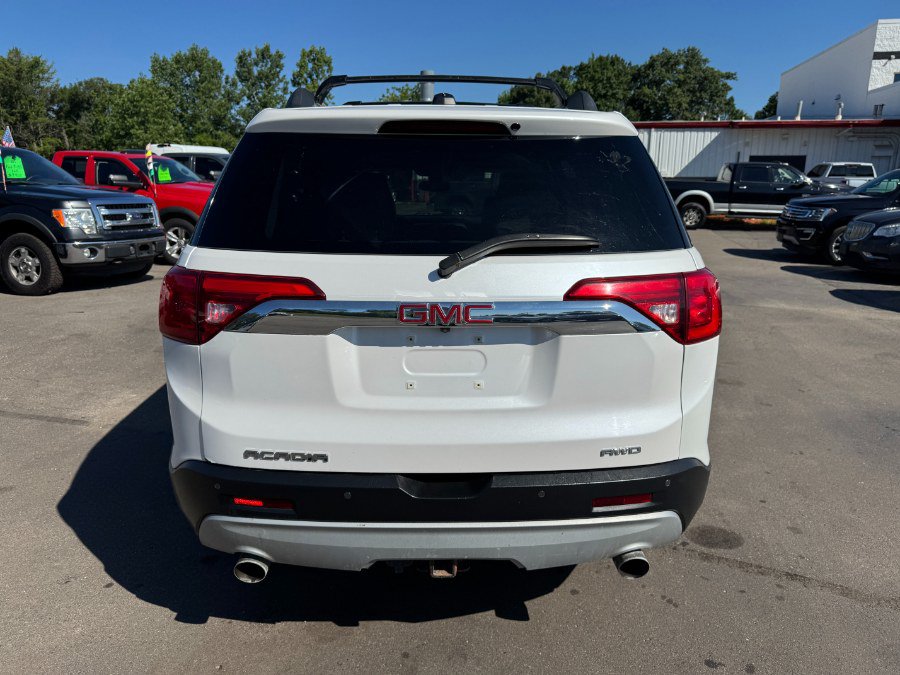 Used 2017 GMC Acadia SLT AWD/4WD image 4
