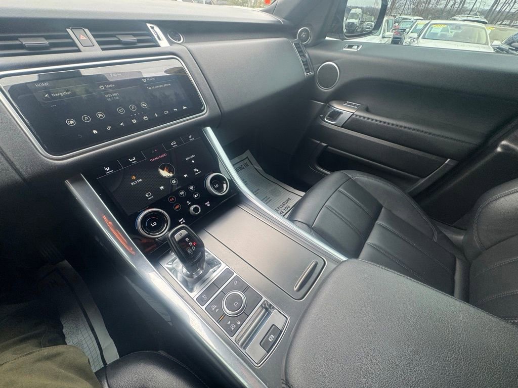 Used 2020 Land Rover Range Rover Sport SE image 35