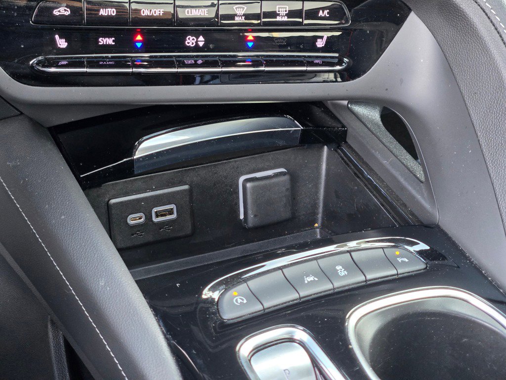 Used 2023 Buick Envision Essence w/ Sport Touring Package image 29