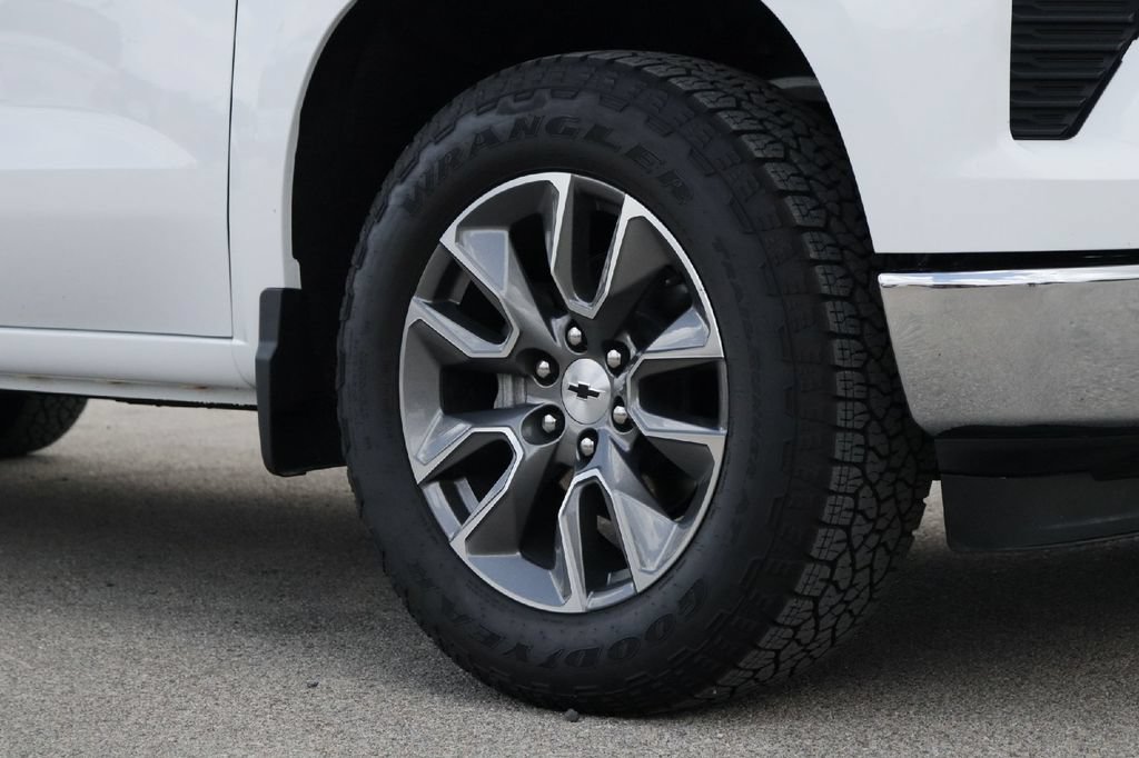 Used 2026 Chevrolet Silverado 1500 LT AWD/4WD image 28