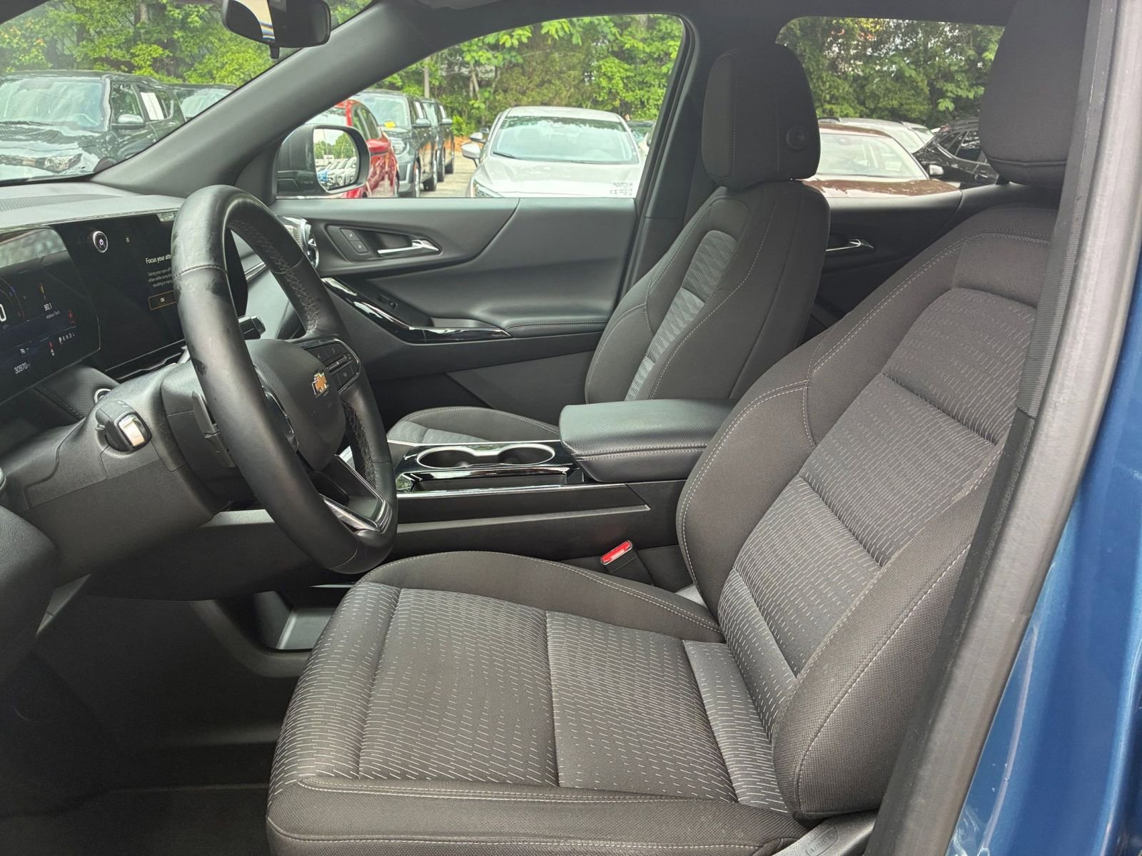 Used 2025 Chevrolet Equinox LT FWD image 29