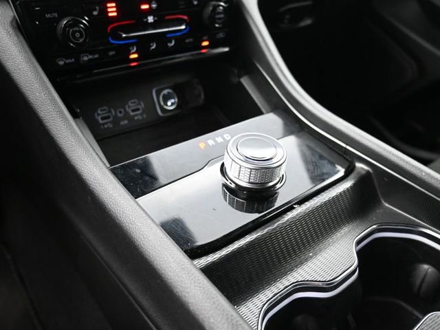 Used 2024 Jeep Grand Cherokee L Laredo image 32