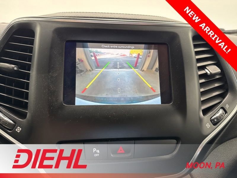 Used 2019 Jeep Cherokee Latitude Plus w/ Cold Weather Group AWD/4WD image 31