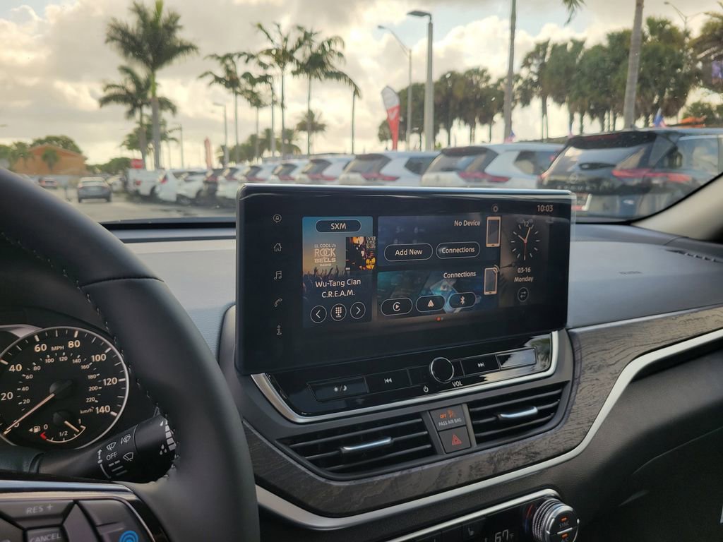 Used 2025 Nissan Altima 2.5 SV w/ SV Premium Package FWD image 22