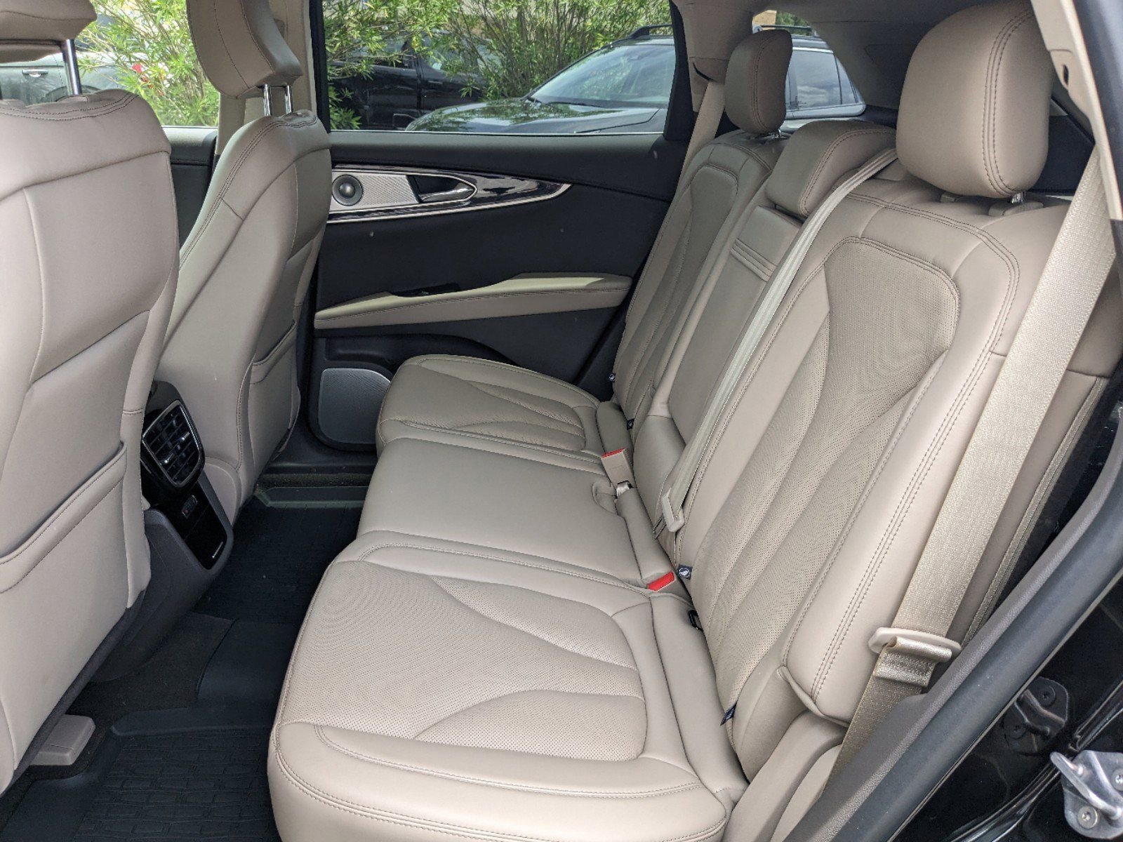 Certified 2023 Lincoln Nautilus Reserve w/ Equipment Group 202A image 16