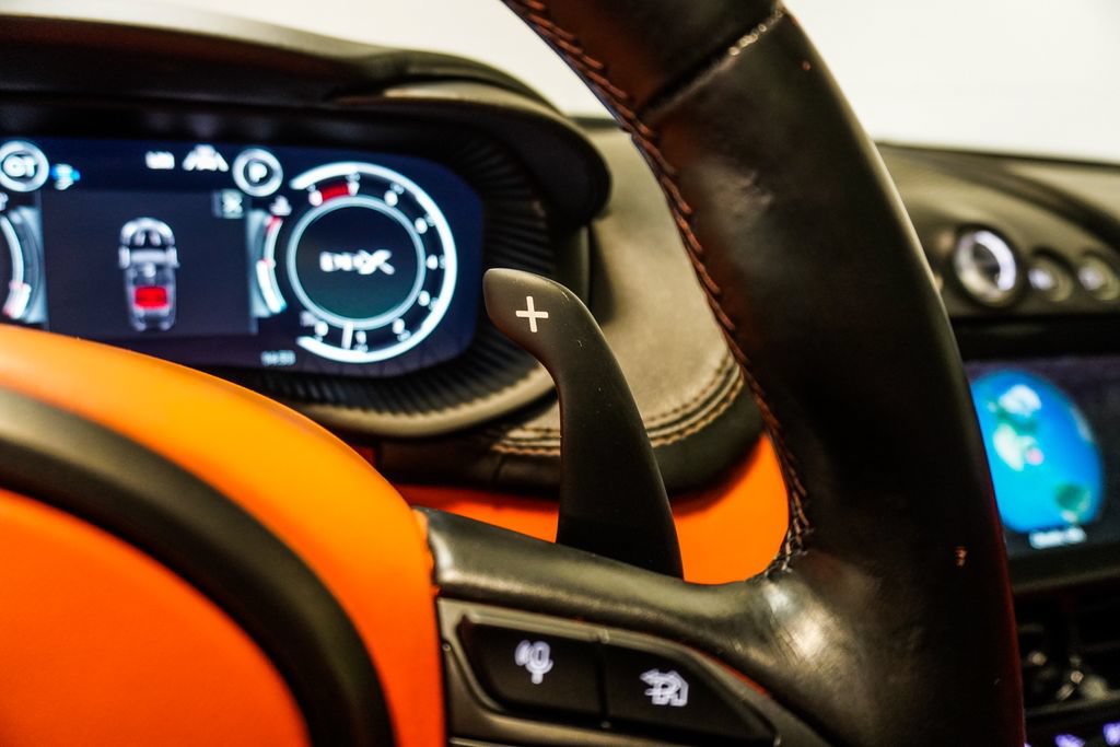 Used 2021 Aston Martin DBX AWD/4WD image 17