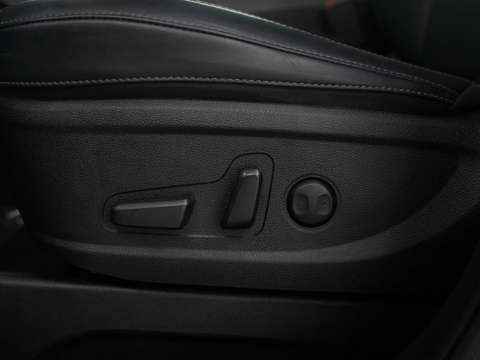 Used 2025 Kia Telluride S image 32