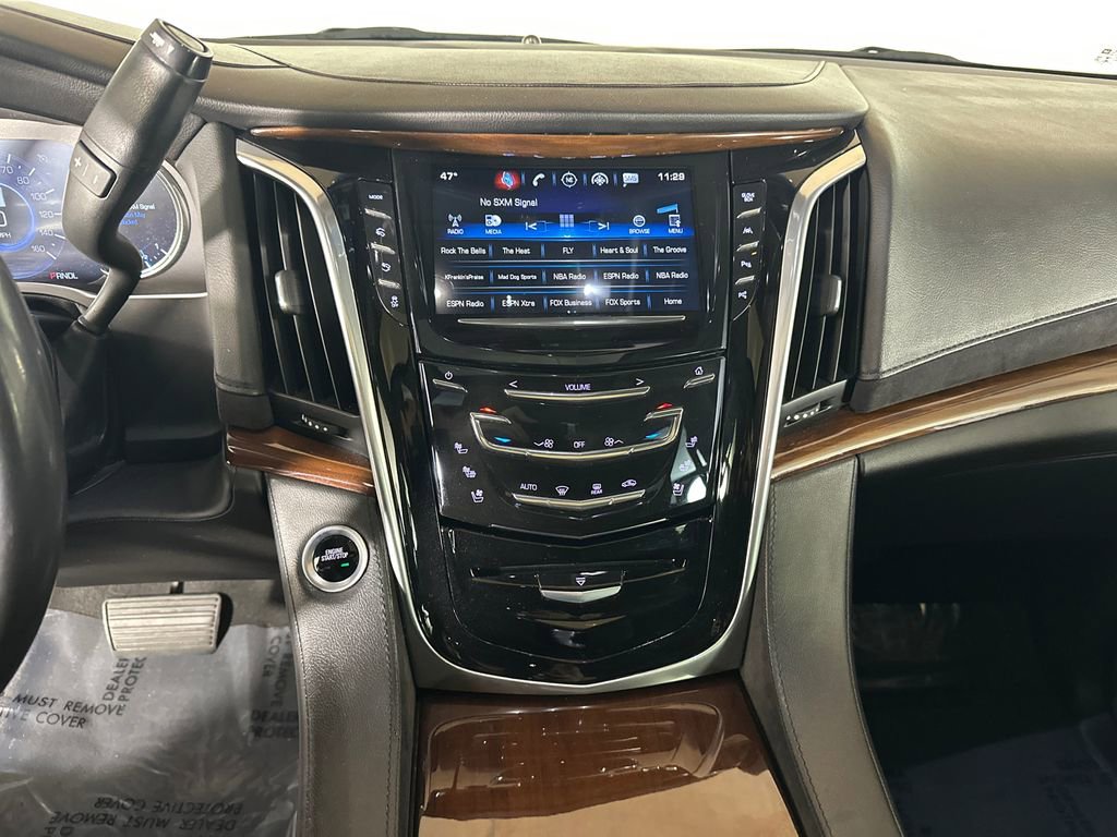 Used 2018 Cadillac Escalade Luxury image 28