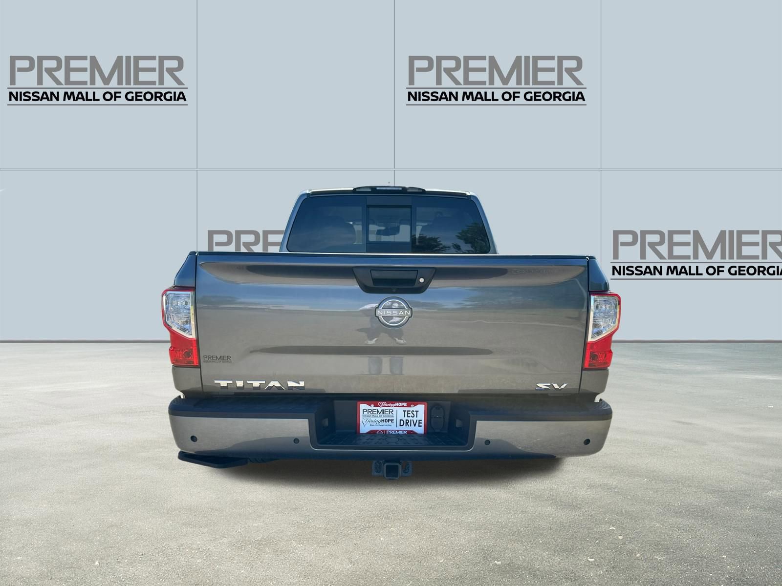 Used 2024 Nissan Titan SV w/ SV Convenience Package image 5