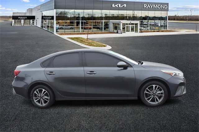 Used 2023 Kia Forte LXS image 2